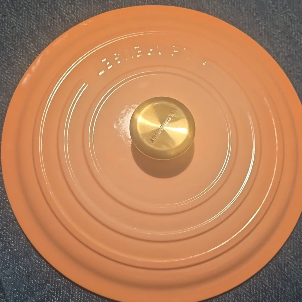 NEW!!! Le Creuset ® Signature 7.25-Qt. Peche Enameled Cast Iron Round Dutch Oven